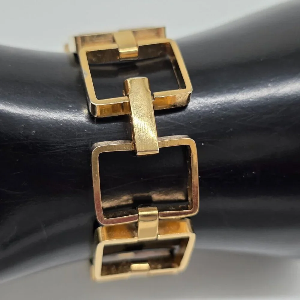 1960s Timex Gold-Tone Square Link Womens Watch Quartz Black Dial Wind Up - Picture 3 of 13